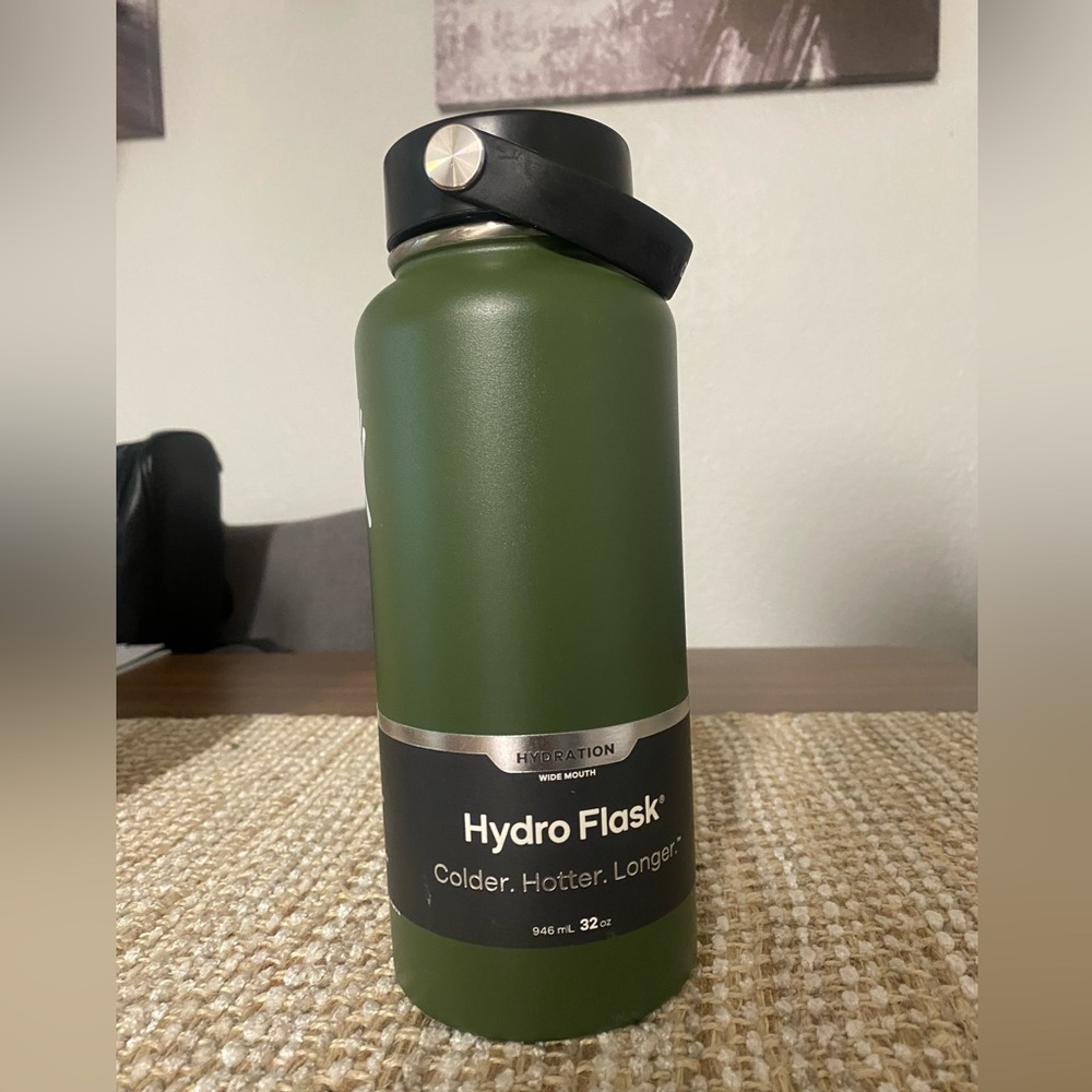 NEW Hydro Flask 32oz Bottle